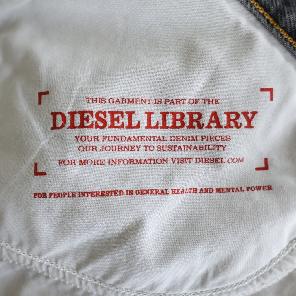 DIESEL(ディーゼル) 2020 D-Viker ウォッシュ加工 ストレートデニムパンツ グレー 09B84 09B84