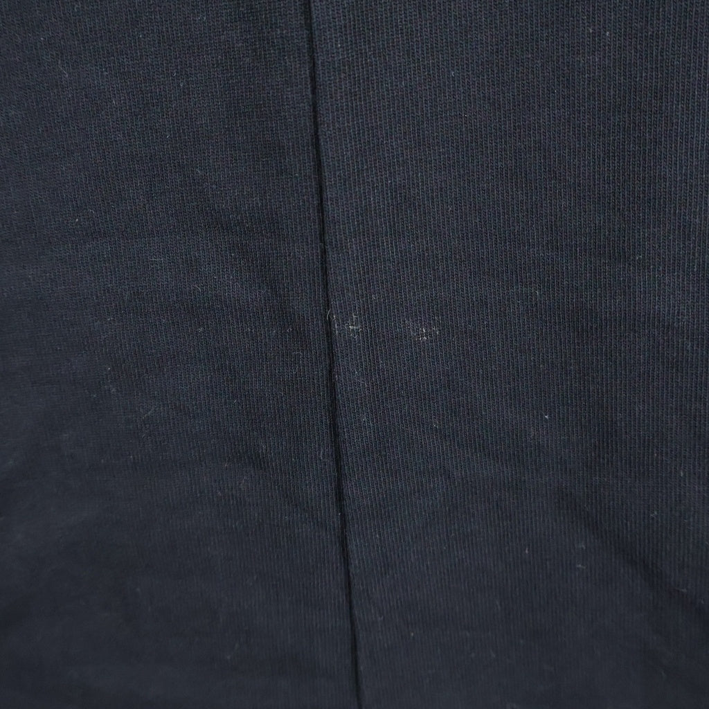 VETEMENTS(ヴェトモン) VERTICAL CUTUP LOGO TSHIRT バーティカル カット アップ ロゴデザイン クルーネック カットソー 半袖Tシャツ ブラック UE51TR860B