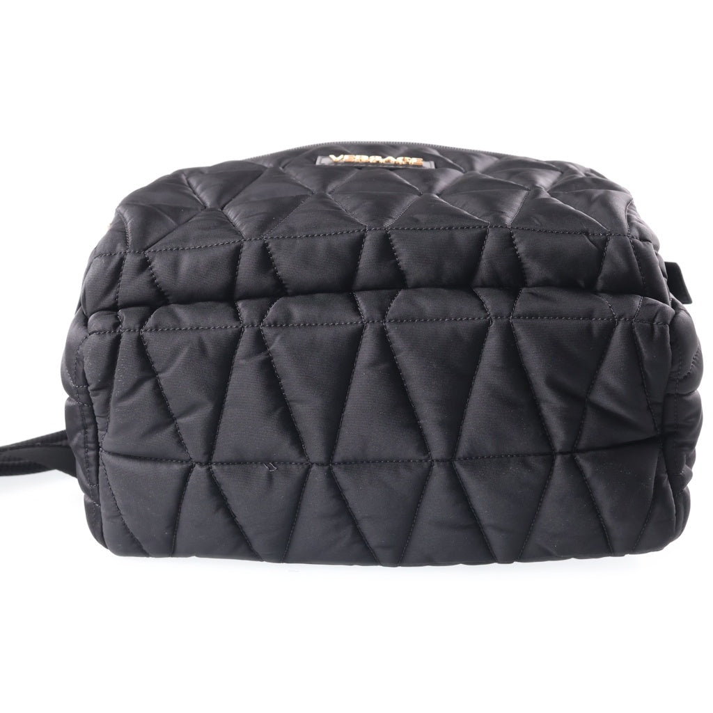 VERSACE(ヴェルサーチ) キルティングバックバッグ リュックサック ブラック/ゴールド 1018355 1A13686 1B00V 1011562 1A09741 レディース