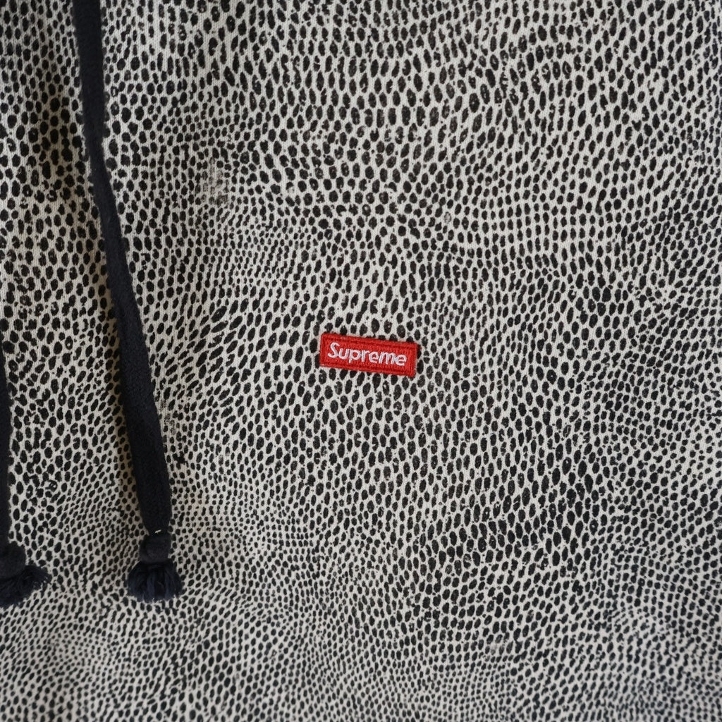 SUPREME(シュプリーム) 25SS Small Box Hooded Sweatshirt Snakeskin スモール ボックスロゴ スネークスキンデザイン フーデッド スウェット パーカー グレー
