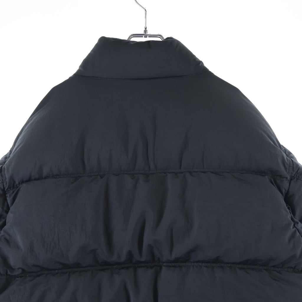 STONE ISLAND(ストーンアイランド) アームロゴデザイン ジップアップ ダウンジャケット ブラック K2S154100124S0019