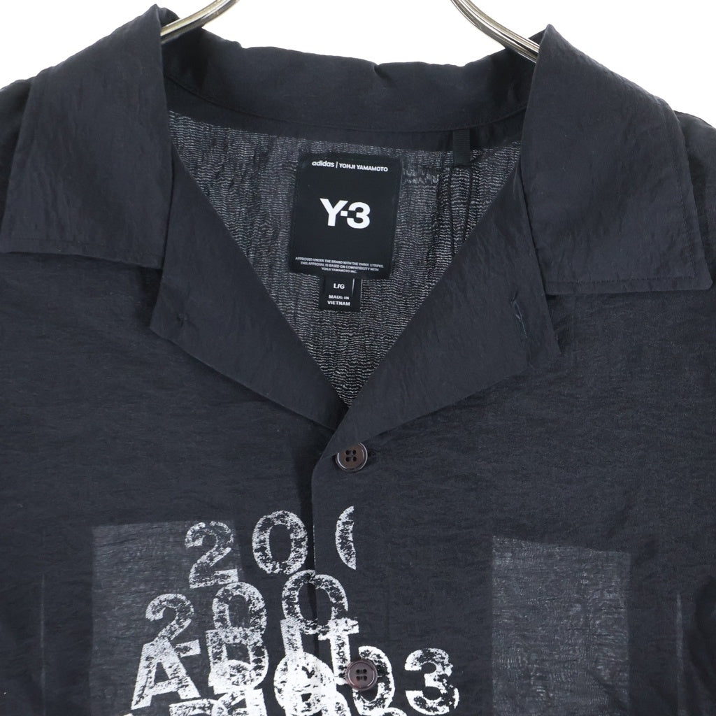 Y-3(ワイスリー) PLACED GRAPHIC SHORT SLEEVE LONG SHIRT プレースト グラフィック オープンカラー ロング 半袖シャツ ブラック KR0169