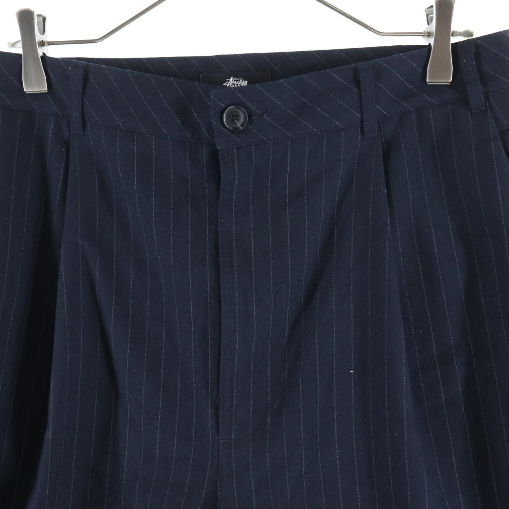 STUSSY(ステューシー) VOLUME PLEATED SHORT STRIPE ボリュームプリーツショートストライプパンツ ネイビー 112312