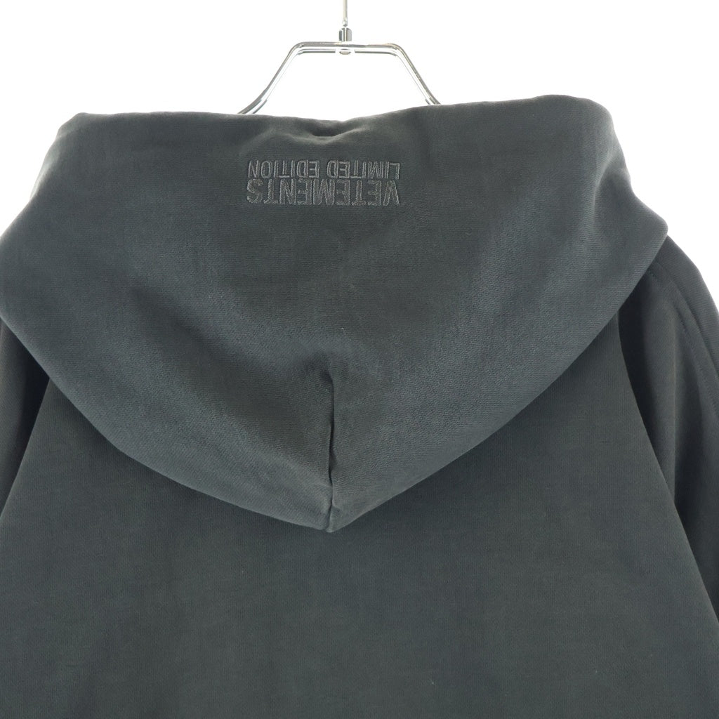 VETEMENTS(ヴェトモン) 20AW Metal Patch Hoodie メタルパッチ スウェット フーディー プルオーバーパーカー チャコールグレー UA65HD610B