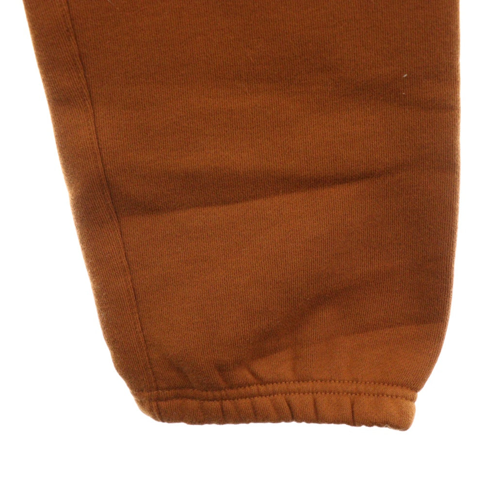 FEAR OF GOD ESSENTIALS(フィアオブゴッド エッセンシャルズ) SWEAT PANTS リフレクターロゴプリント スウェットパンツ ブラウン