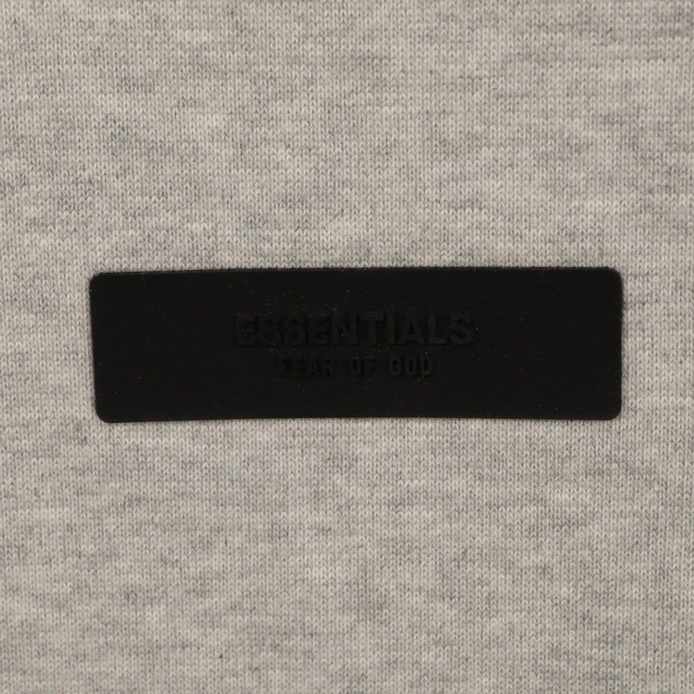 ESSENTIALS FEAR OF GOD(エッセンシャル フィアオブゴッド) ヘビーウェイト ラバーロゴ ノースリーブ タンクトップ グレー 669-20059013