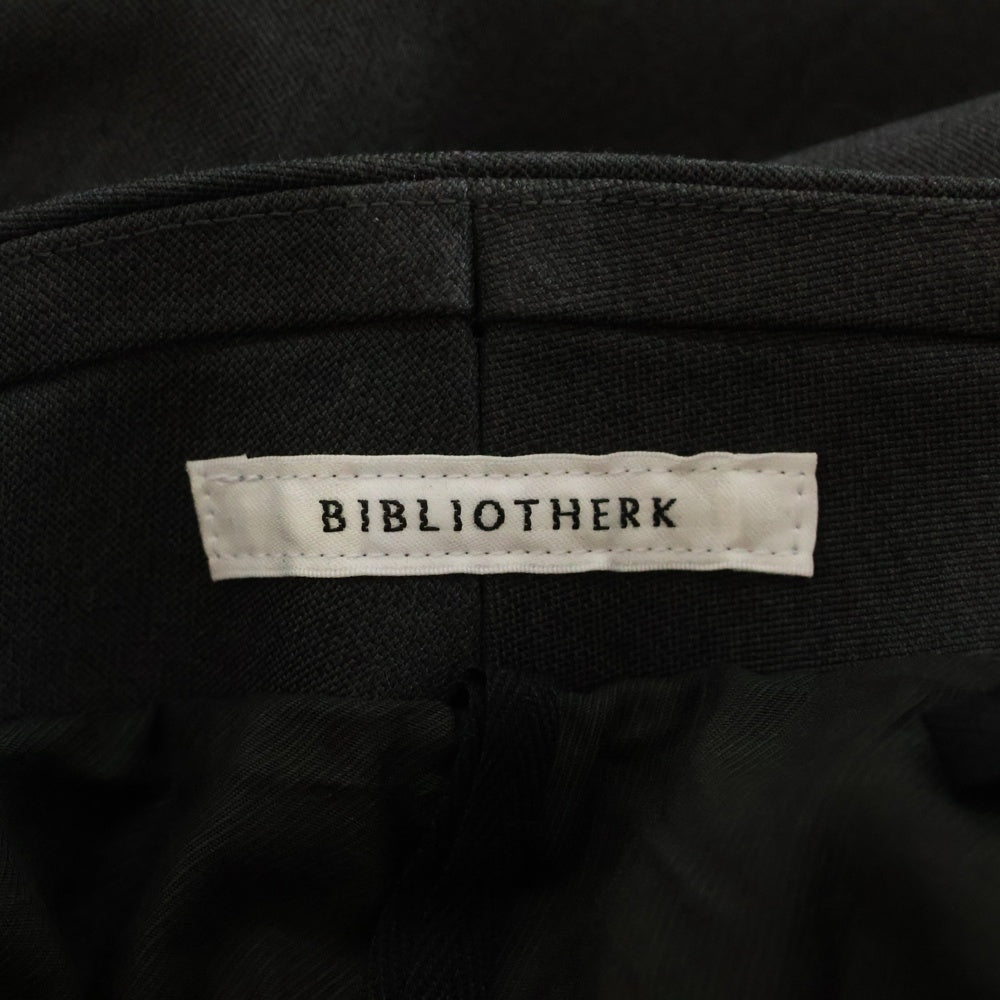 BIBLIOTHERK(ビブリオテーク) 24AW LOOSE DRESS TROUSERS センタープレス ルーズ ドレスパンツ グレー
