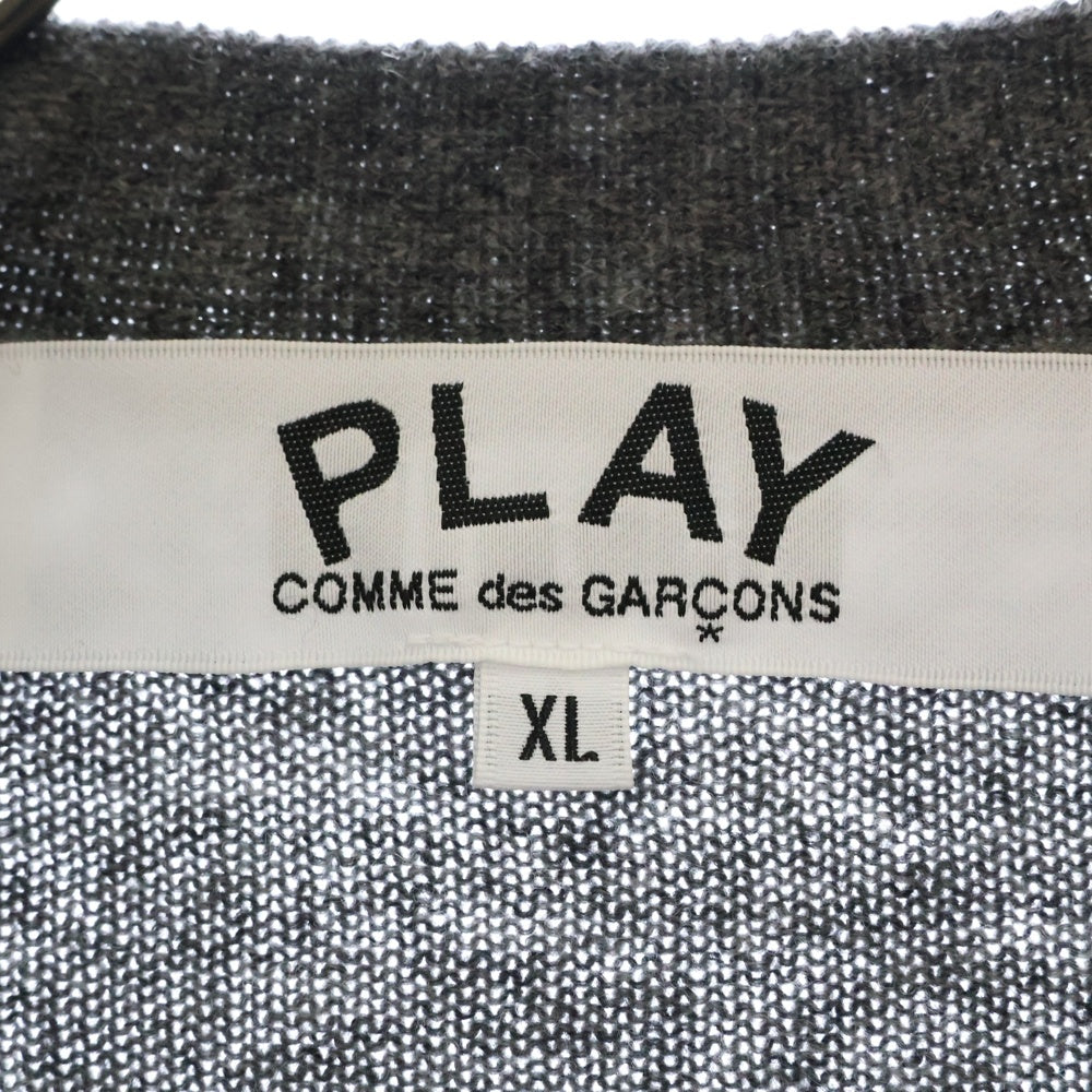 PLAY COMME des GARCONS(プレイコムデギャルソン) フロント ロゴエンブロイダリー Vネック カーディガン ニット グレー AX-N008