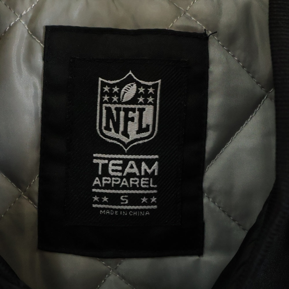NFL(エヌエフエル) フロントロゴエンブロイダリー スタジャン ナイロン ジャケット ブラック
