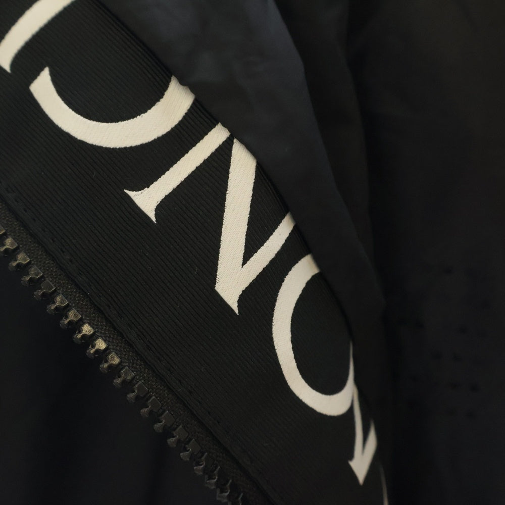 MONCLER(モンクレール) 25SS JUNICHI GIUBBOTTO テープロゴ ジップアップナイロンフーデッドジャケット ブラック K10911A00192 68352