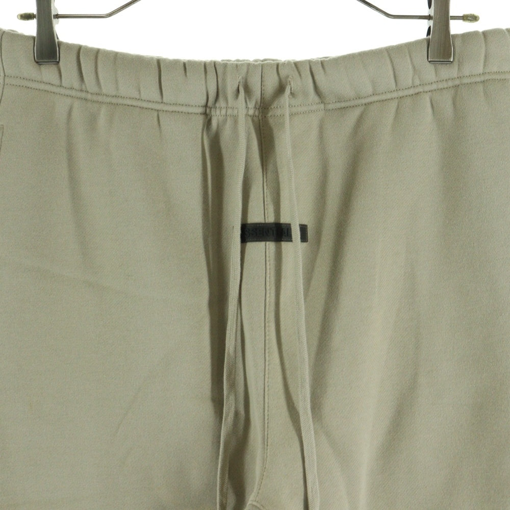 FEAR OF GOD ESSENTIALS(フィアオブゴッド エッセンシャルズ) ラバーロゴ ドローコード フリース スウェットパンツ ベージュ