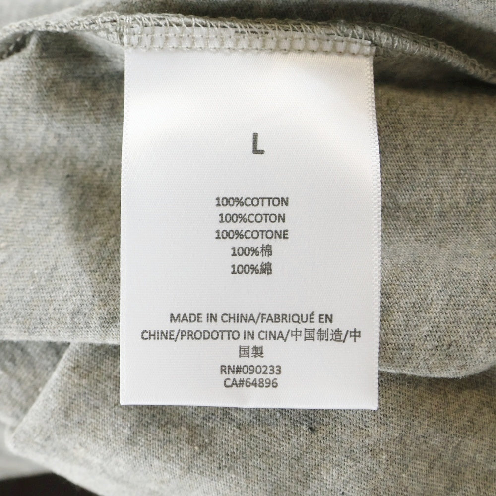 FEAR OF GOD ESSENTIALS(フィアオブゴッド エッセンシャルズ) L/S T-SHIRT フェルトロゴ 長袖Tシャツ ロンT グレー