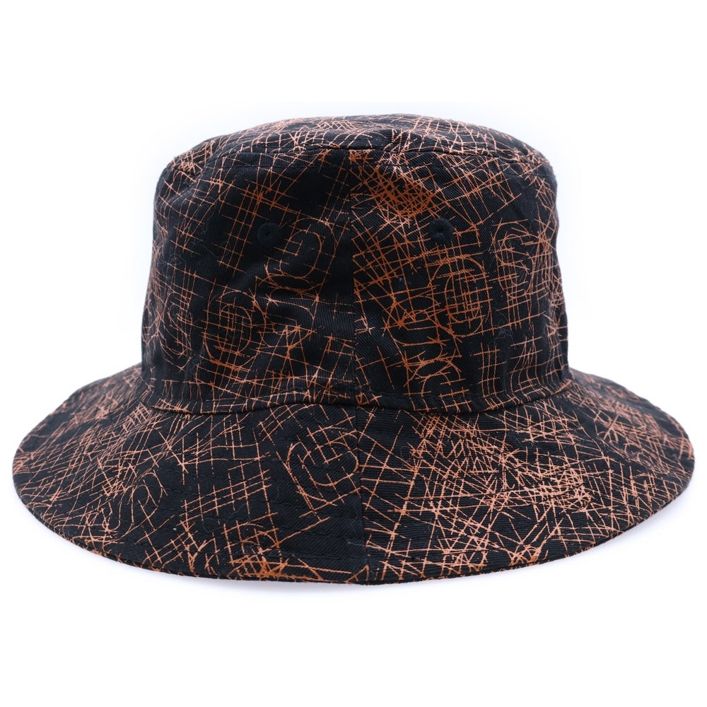 NEW ERA(ニューエラ) 読売ジャイアンツ×TAKAHIRO MIYASHITA Soloist タカヒロミヤシタソロイスト トリプルネーム 総柄バケットハット 帽子 ブラック/オレンジ