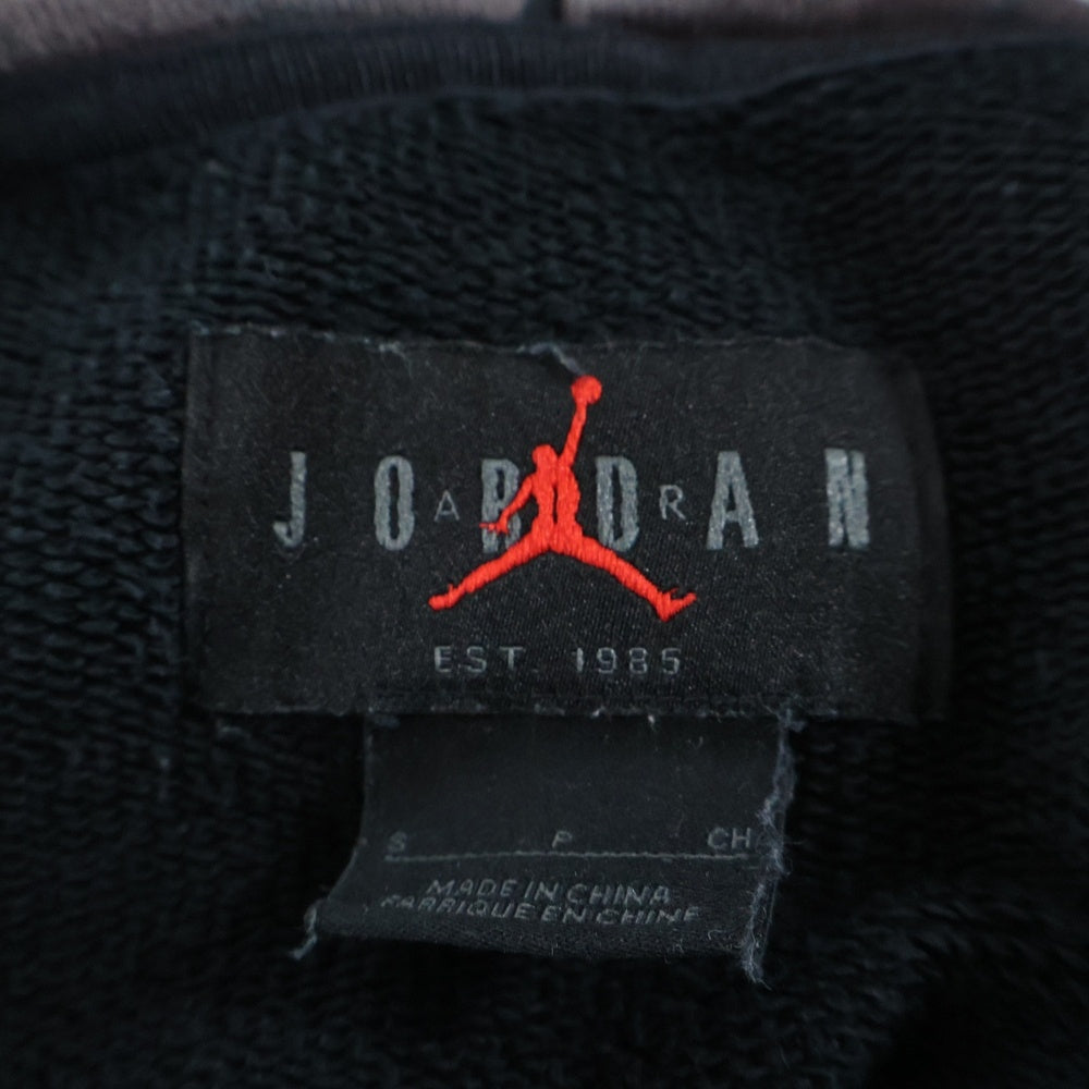 JORDAN BRAND(ジョーダンブランド) ×A Ma Maniere ア マ マニエール 総柄 フロントロゴ刺繍 プルオーバーパーカー ブラック DJ9753-010