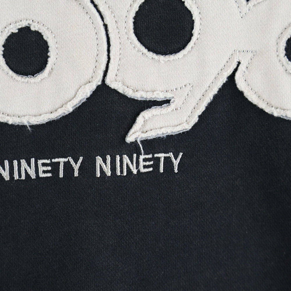 9090(ナインティナインティ) OG Logo Patched Crewneck Sweat NN1822 ビンテージ加工 ロゴデザイン クルーネックスウェットトレーナー ブラック