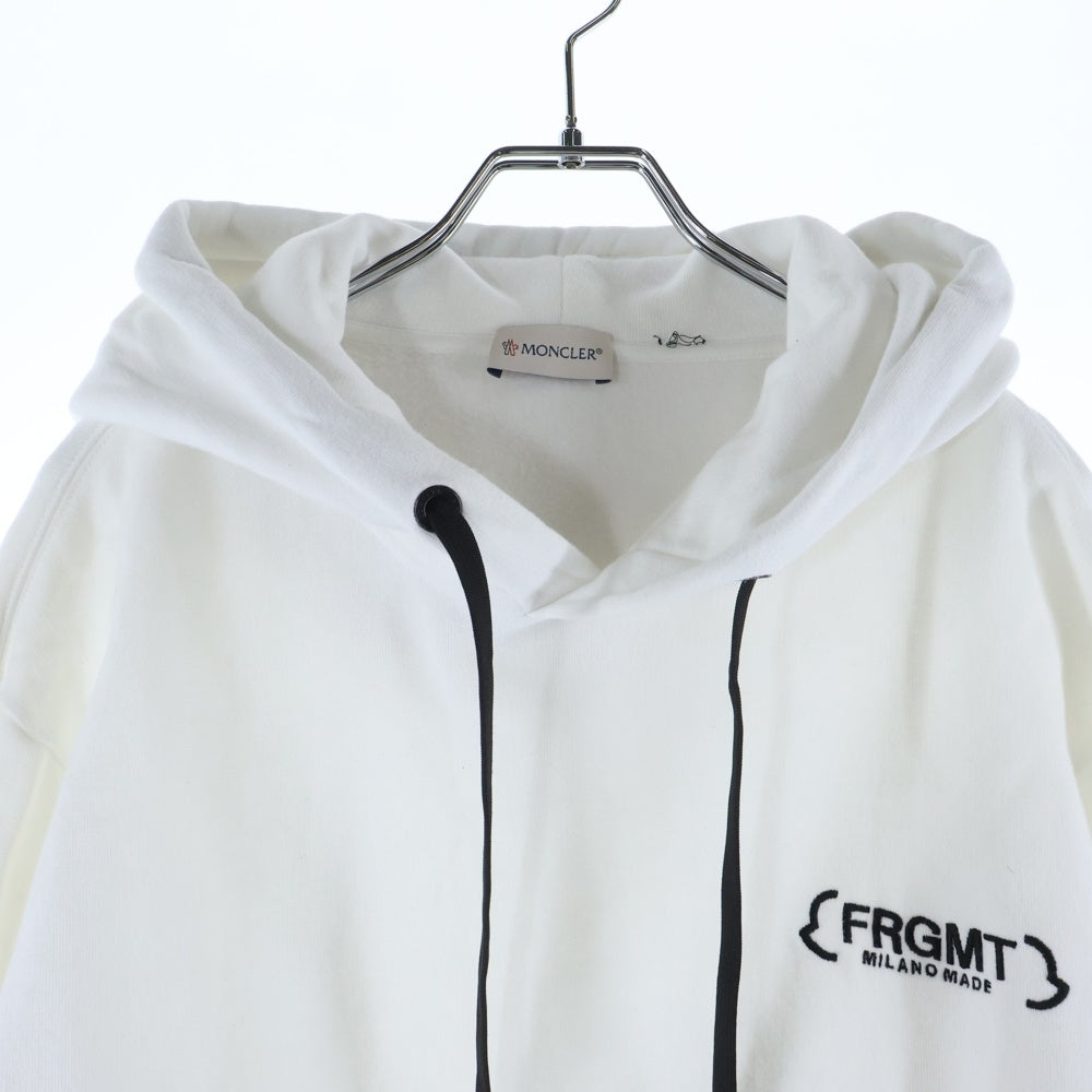 MONCLER GENIUS(モンクレール ジーニアス) 22SS ×FRGMT Hoodie フラグメント ロゴ刺繍 プルオーバースウェットパーカー ホワイト H209U8G00002