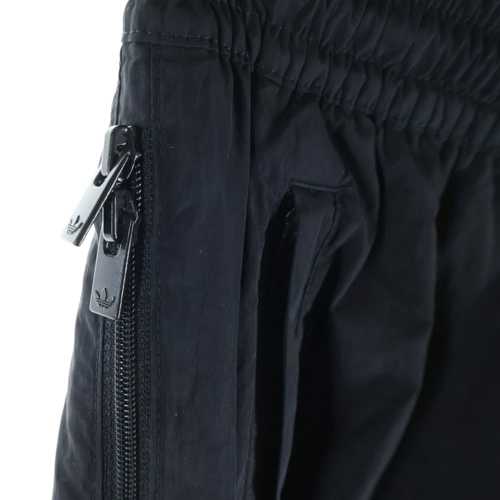 adidas(アディダス) Adilenium Over Size SST Track Pants アディレニウム オーバーサイズSSTトラックパンツ ロゴ刺繍ジップナイロンイージーパンツ JX1692 1L8006 ブラック