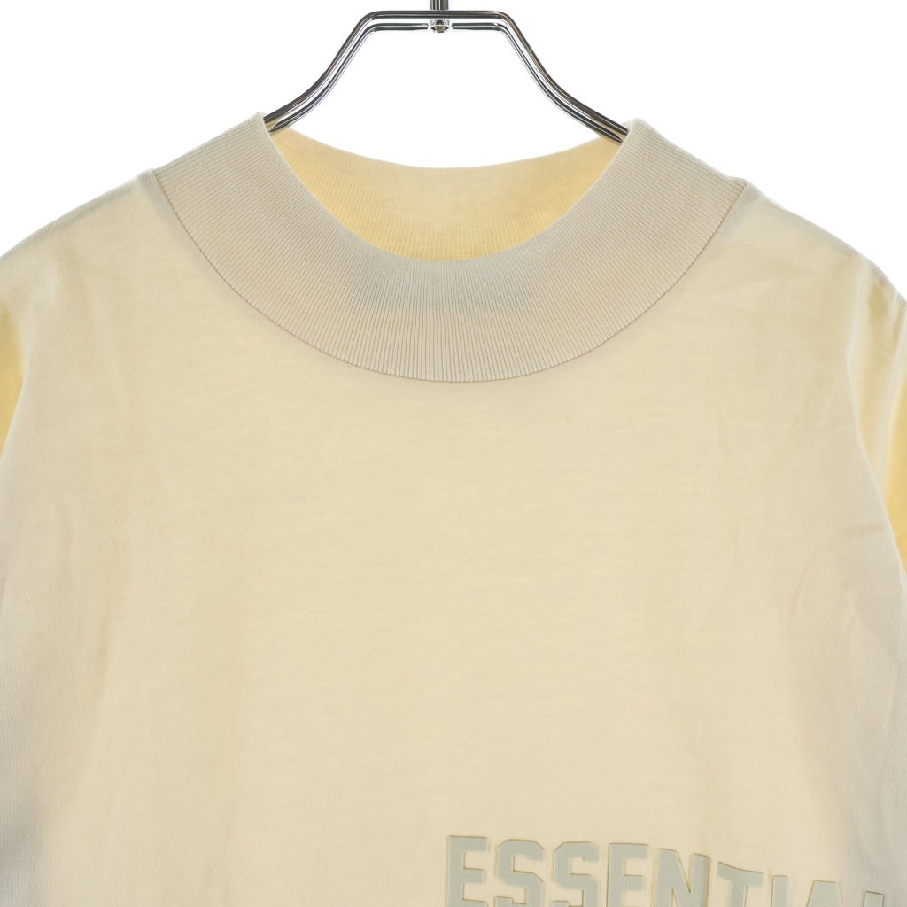 FEAR OF GOD ESSENTIALS(フィアオブゴッド エッセンシャルズ) Felt Logo Mockneck L/S Tee フェルトロゴモックネックロングスリーブTシャツ 長袖Tシャツ カットソー クリーム