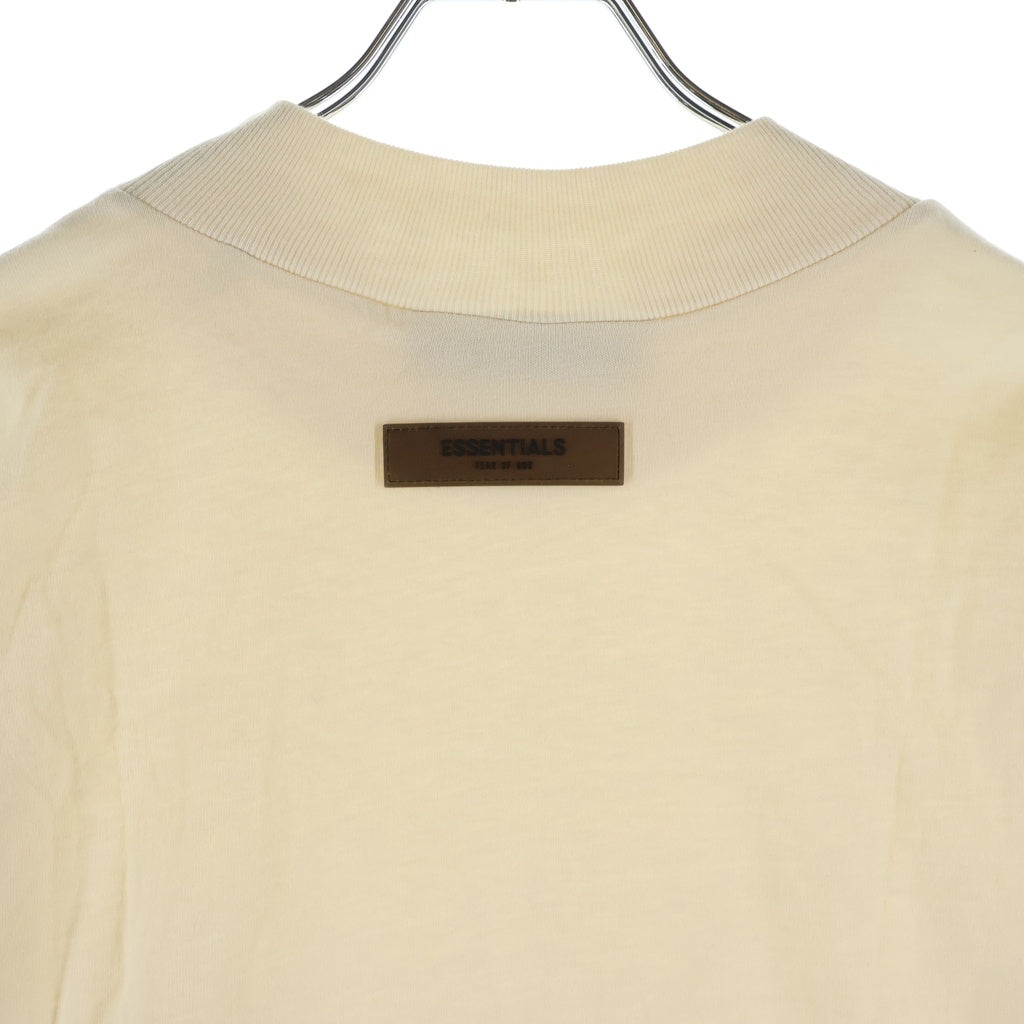 FEAR OF GOD ESSENTIALS(フィアオブゴッド エッセンシャルズ) Felt Logo Mockneck L/S Tee フェルトロゴモックネックロングスリーブTシャツ 長袖Tシャツ カットソー クリーム