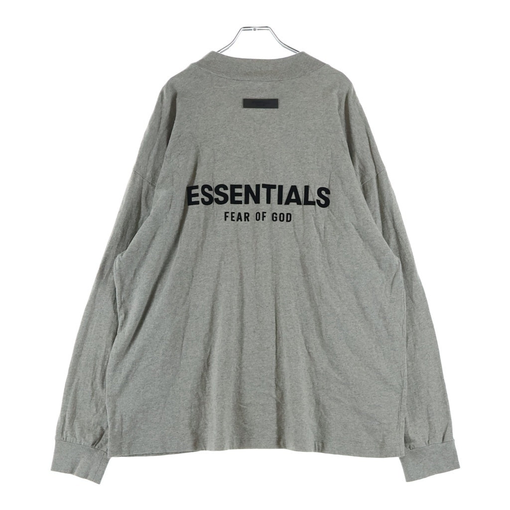 FEAR OF GOD ESSENTIALS(フィアオブゴッド エッセンシャルズ) Felt Logo Mockneck L/S Tee フェルトロゴモックネックロングスリーブTシャツ 長袖Tシャツ カットソー グレー