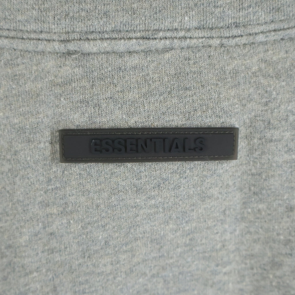 FEAR OF GOD ESSENTIALS(フィアオブゴッド エッセンシャルズ) リフレクトロゴ モックネックプルオーバースウェットトレーナー