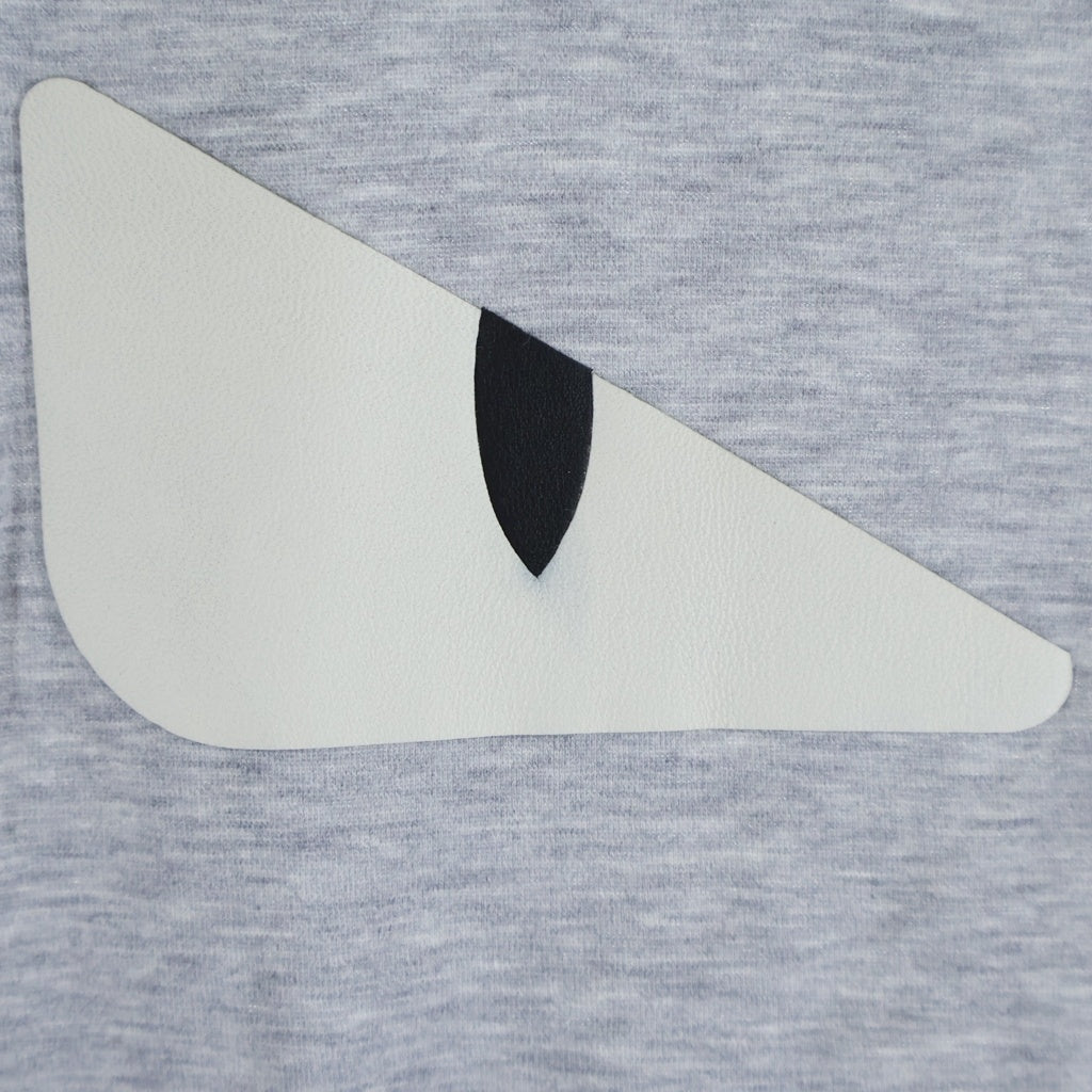 FENDI(フェンディ) Monster Eyes モンスター アイズ レザーパッチ 半袖Tシャツ カットソー グレー FY0626 44K