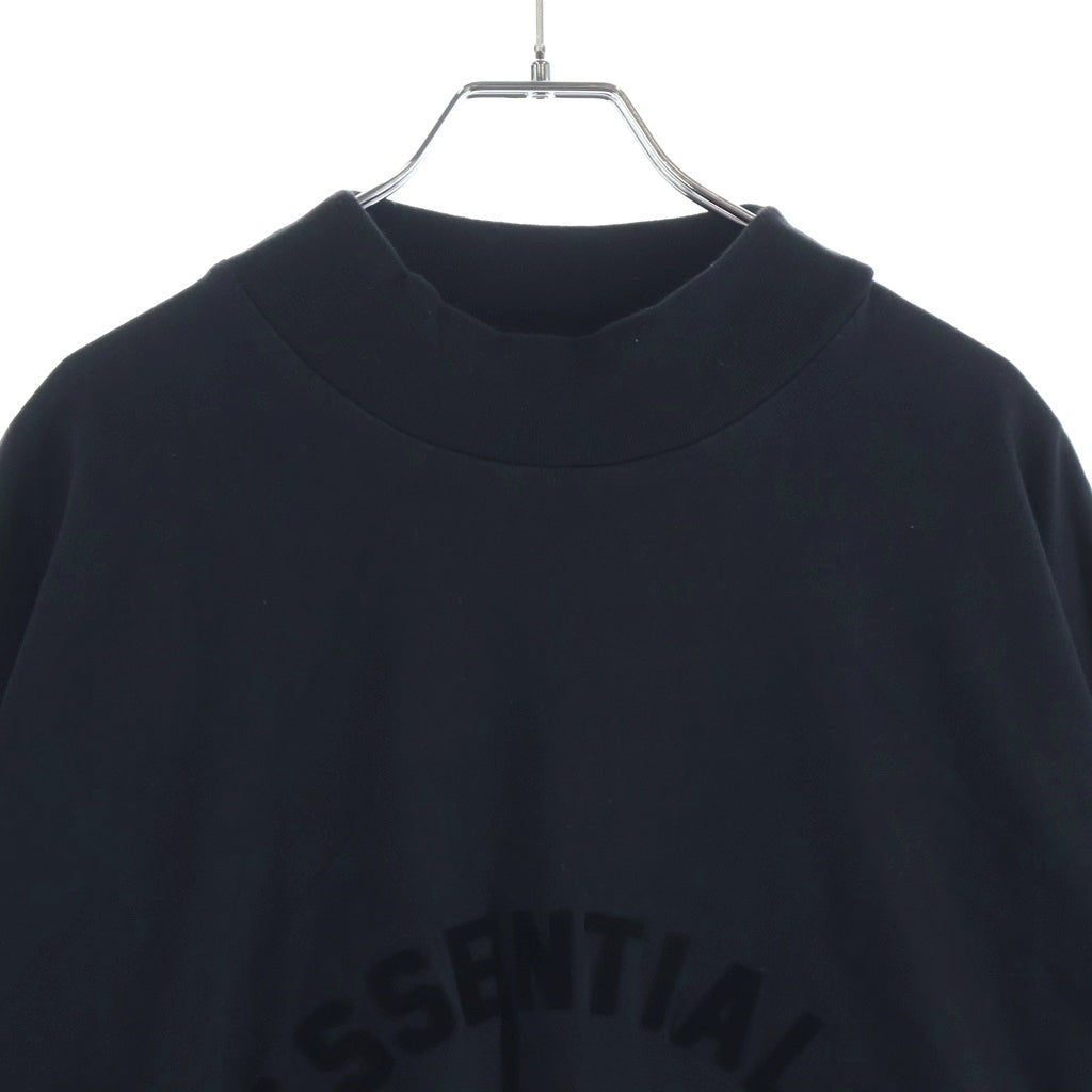 FEAR OF GOD ESSENTIALS(フィアオブゴッド エッセンシャルズ) Rubber Logo Mock Neck L/S T-Shirt ラバーロゴモックネックロングスリーブTシャツ 長袖Tシャツ ブラック