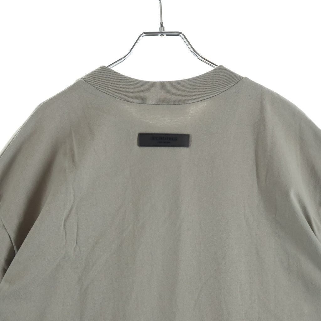 FEAR OF GOD ESSENTIALS(フィアオブゴッド エッセンシャルズ) Felt Logo S/S T-Shirts フェルトロゴショートスリーブTシャツ クルーネック半袖Tシャツ ベージュ