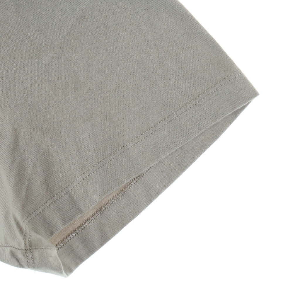 FEAR OF GOD ESSENTIALS(フィアオブゴッド エッセンシャルズ) Felt Logo S/S T-Shirts フェルトロゴショートスリーブTシャツ クルーネック半袖Tシャツ ベージュ