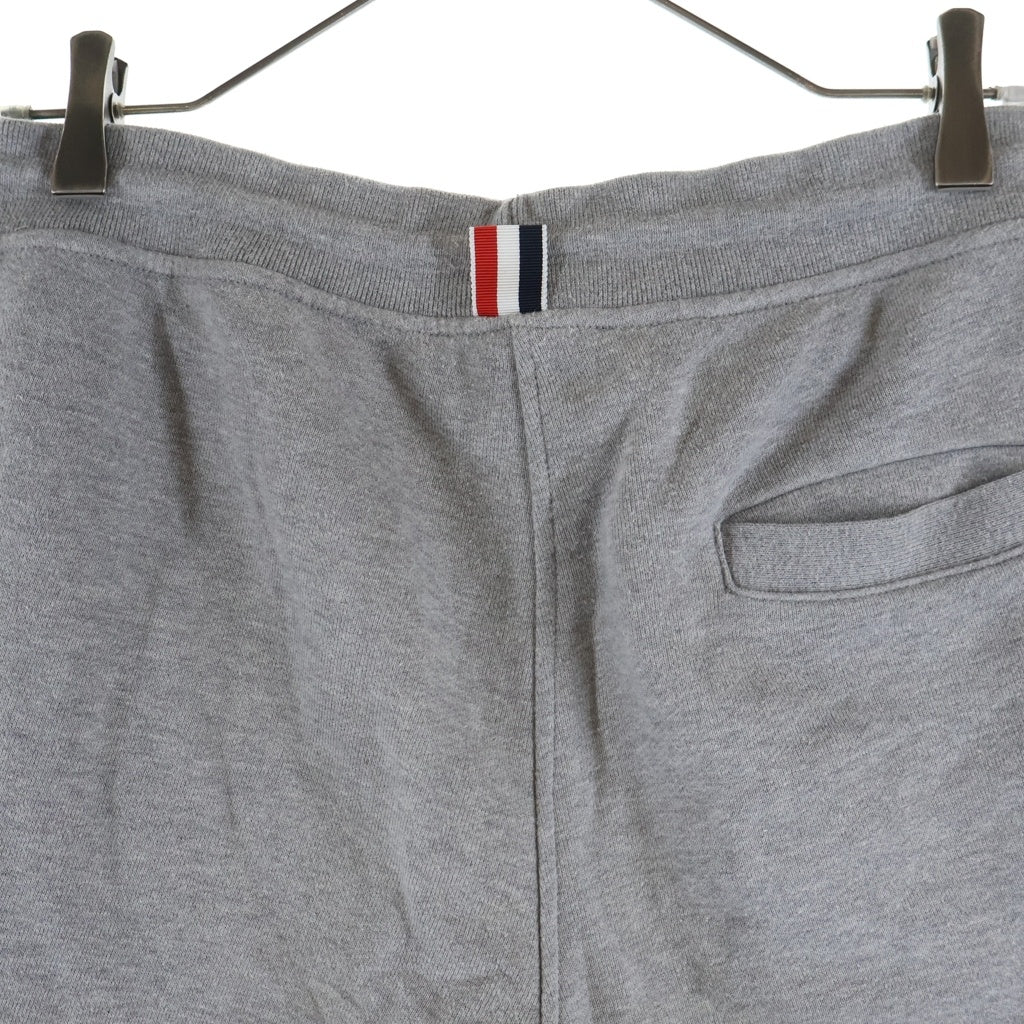 THOM BROWNE(トムブラウン) 4-Bar Striped Sweatpants 4バーストライプドスウェットパンツ ドローストリングジョガーパンツ MJQ008H-00535068 グレー