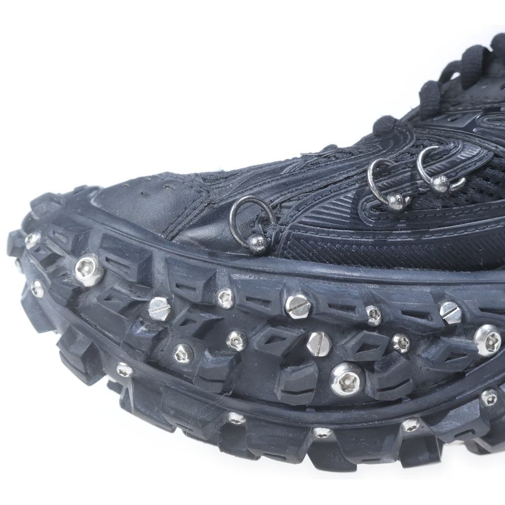 BALENCIAGA(バレンシアガ) Bouncer Screw Sneaker With Piercings バウンサースクリュースニーカーウィズピアシング ハードウェア装飾レースアップローカットスニーカー 685611 ブラック
