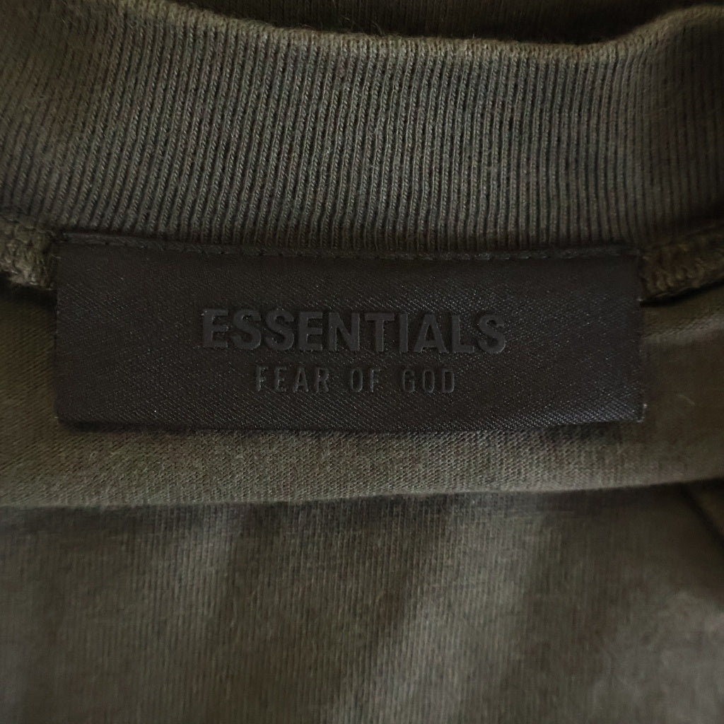 FEAR OF GOD ESSENTIALS(フィアオブゴッド エッセンシャルズ) Rubber Logo Football Tee ラバーロゴフットボールTシャツ Vネック半袖Tシャツ カットソー カーキ