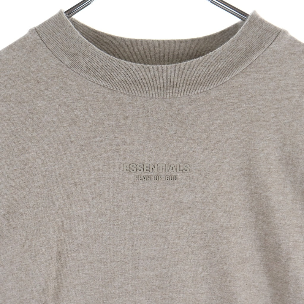 FEAR OF GOD ESSENTIALS(フィアオブゴッド エッセンシャルズ) Rubber Logo S/S T-Shirts ラバーロゴTシャツ クルーネック半袖Tシャツ ベージュ