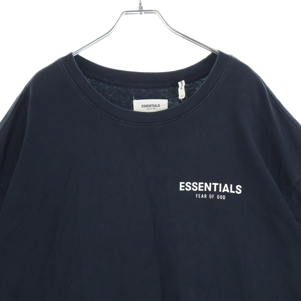 FEAR OF GOD ESSENTIALS(フィアオブゴッド エッセンシャルズ) LOGO S/S TEE フロントプリントクルーネック半袖Tシャツ ブラック