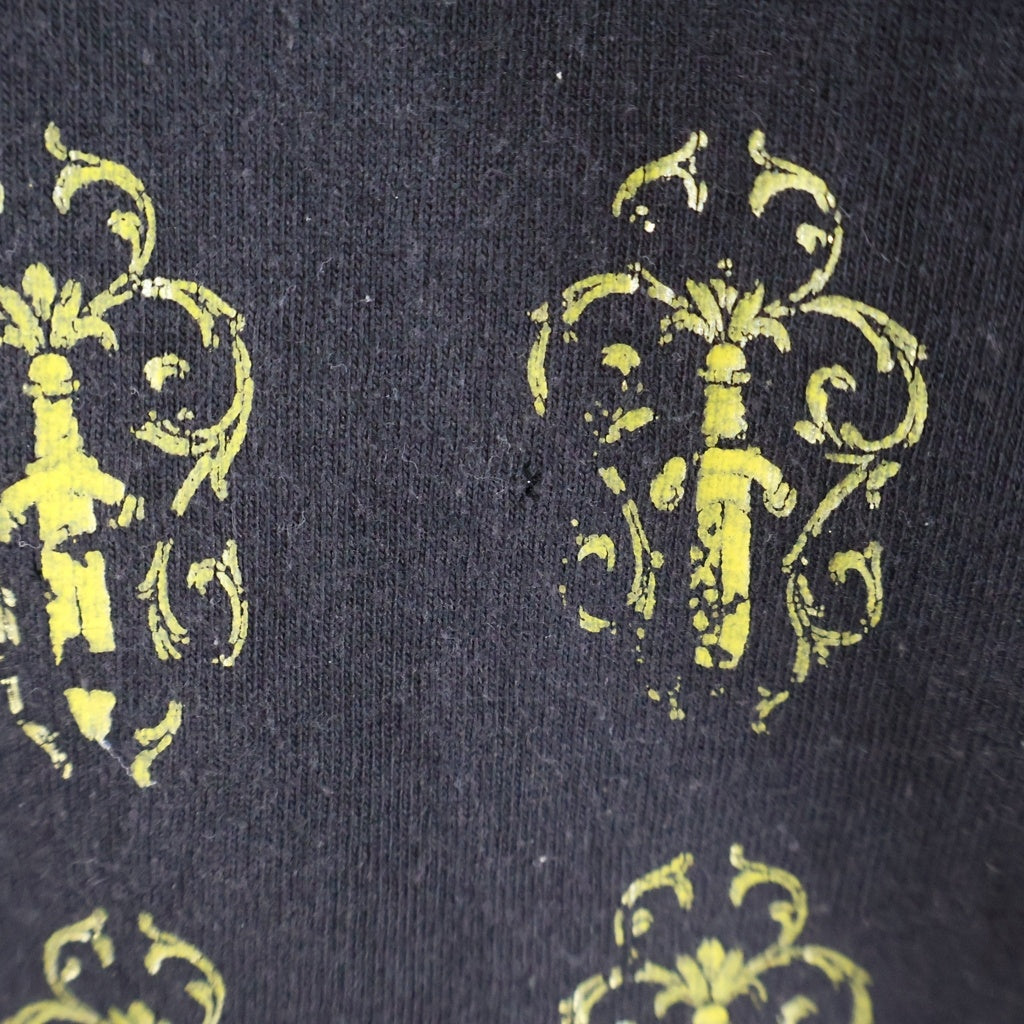 CHROME HEARTS(クロムハーツ) OLD VINE DAGGER BACK BS FLUER S/S TEE ヴァインダガー総柄プリントクルーネック半袖ポケットTシャツ ブラック