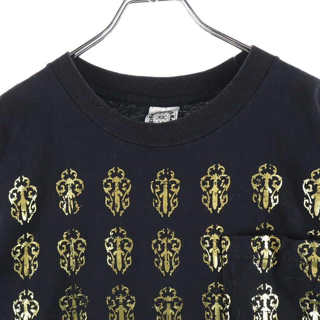 CHROME HEARTS(クロムハーツ) OLD VINE DAGGER BACK BS FLUER S/S TEE ヴァインダガー総柄プリントクルーネック半袖ポケットTシャツ ブラック