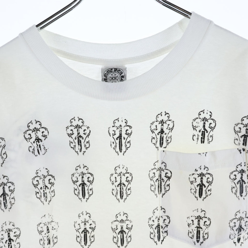 CHROME HEARTS(クロムハーツ) OLD VINE DAGGER BACK BS FLUER S/S TEE ヴァインダガー総柄プリントクルーネック半袖ポケットTシャツ ホワイト