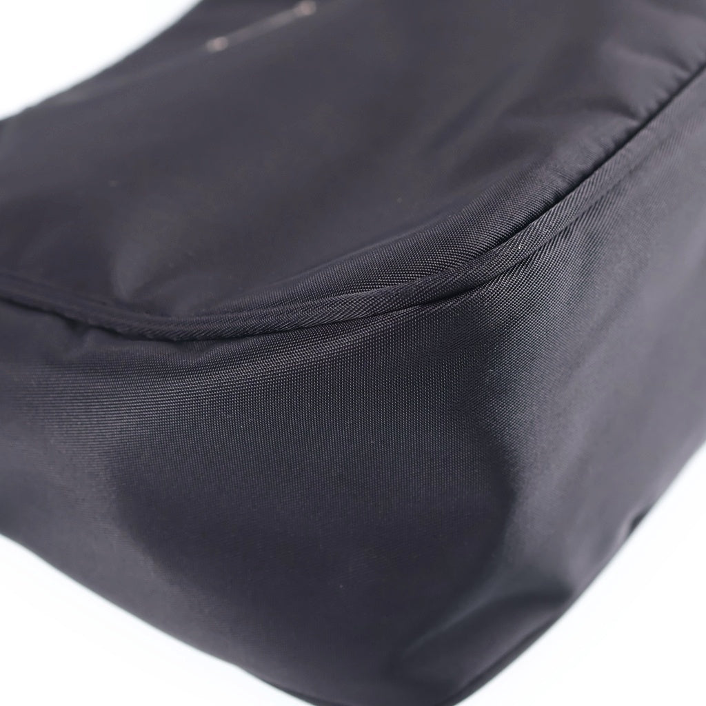PRADA(プラダ) Triangle Logo Nylon Hand Bag トライアングルロゴナイロンハンドバッグ ロゴプレートナイロンハンドバッグ ブラック レディース
