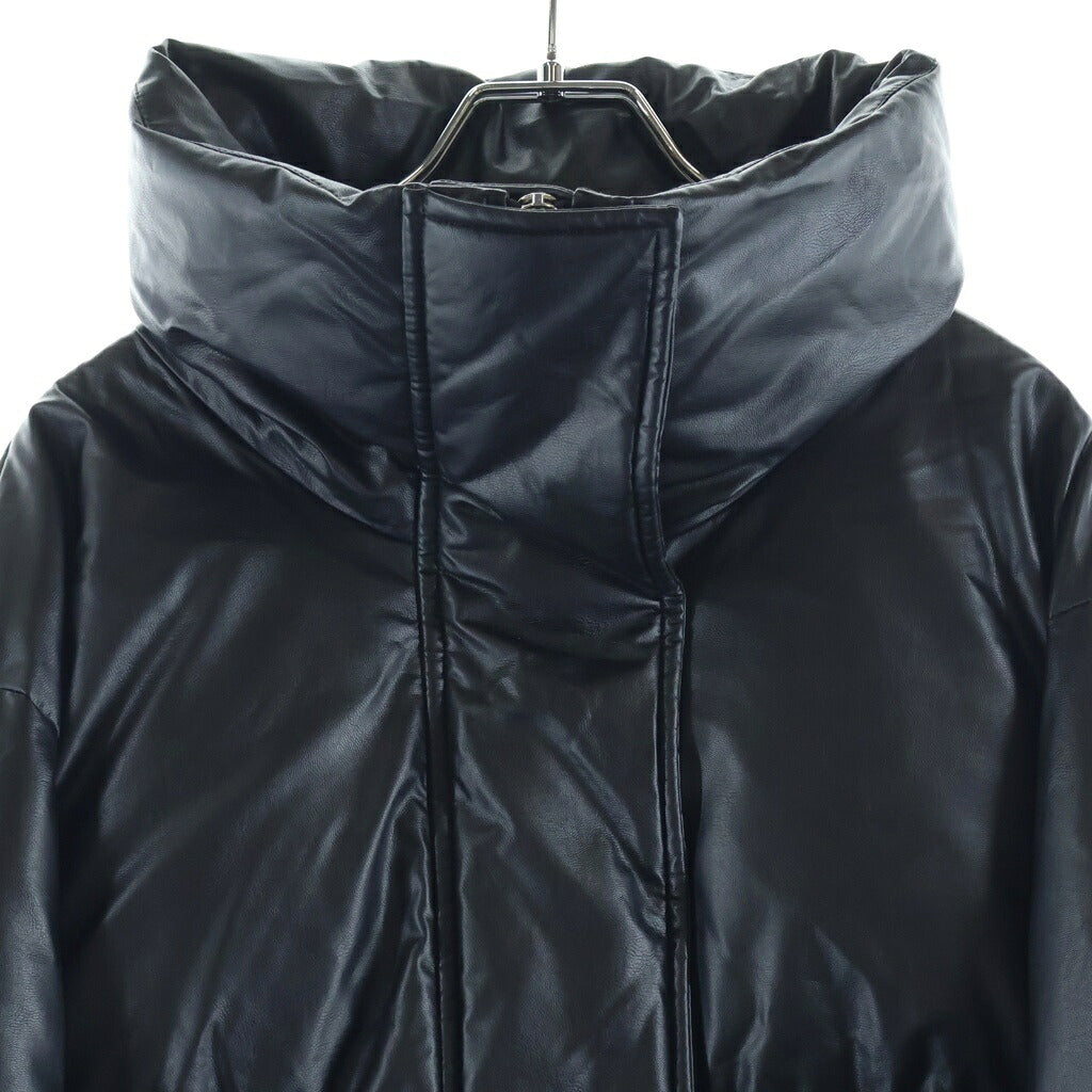 MM6 Maison Margiela(エムエムシックスメゾンマルジェラ) 24AW Eco Leather Short Puffer Down Jacket エコレザーショートパファーダウンジャケット フェイクレザークロップドダウンジャケット S52AM0304 S53057 ブラック