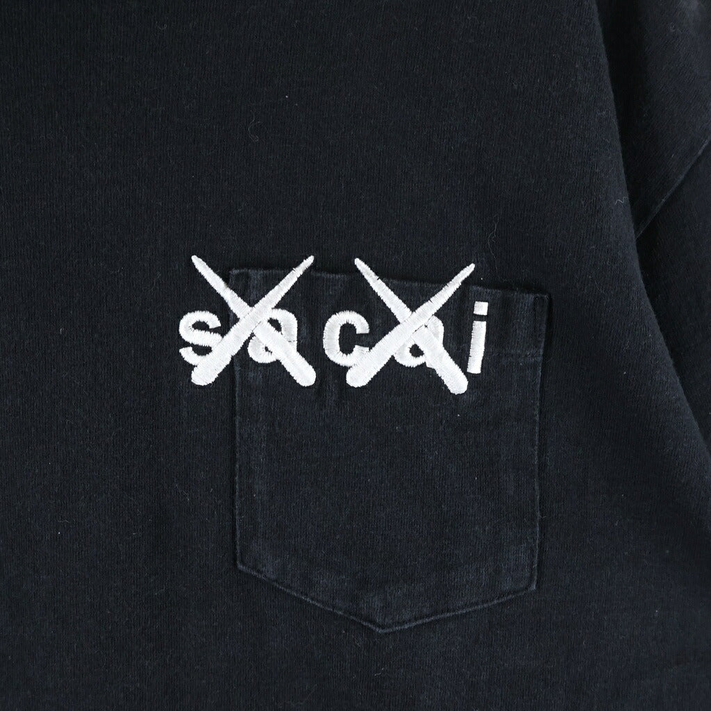Sacai(サカイ) 21AW ×KAWS EMBROIDERY カウズ コットン ロゴエンブロイダリー クルーネックTシャツ カットソー ブラック 21-0285S