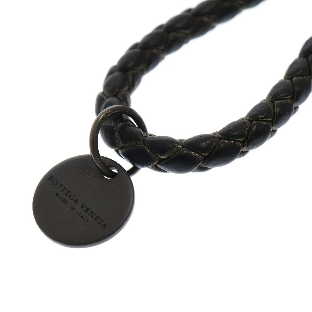 BOTTEGA VENETA(ボッテガヴェネタ) レザーキーホルダー ショートストラップ ブラック