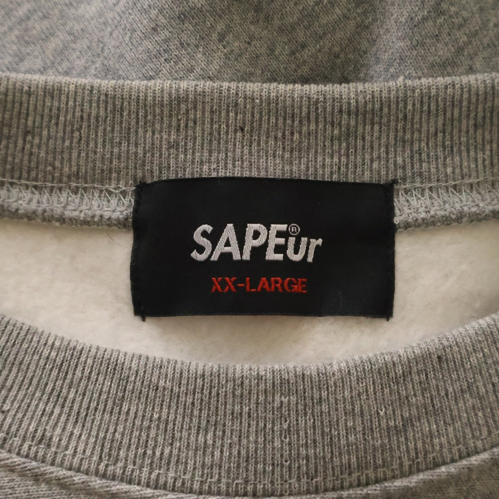 SAPEur(サプール) JUST IMAGINE THE FUTURE DoTMAN CREWWNECK SWEAT ロゴプリント クルーネックスウェットトレーナー グレー