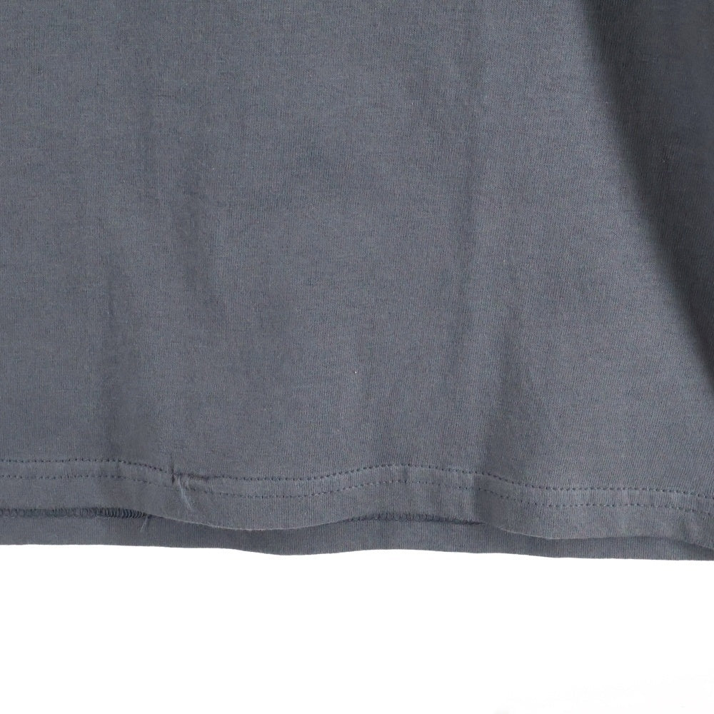 GOODENOUGH(グッドイナフ) Front stitch logo tee グラム g 刺繍 フロント ロゴ Tシャツ チャコール