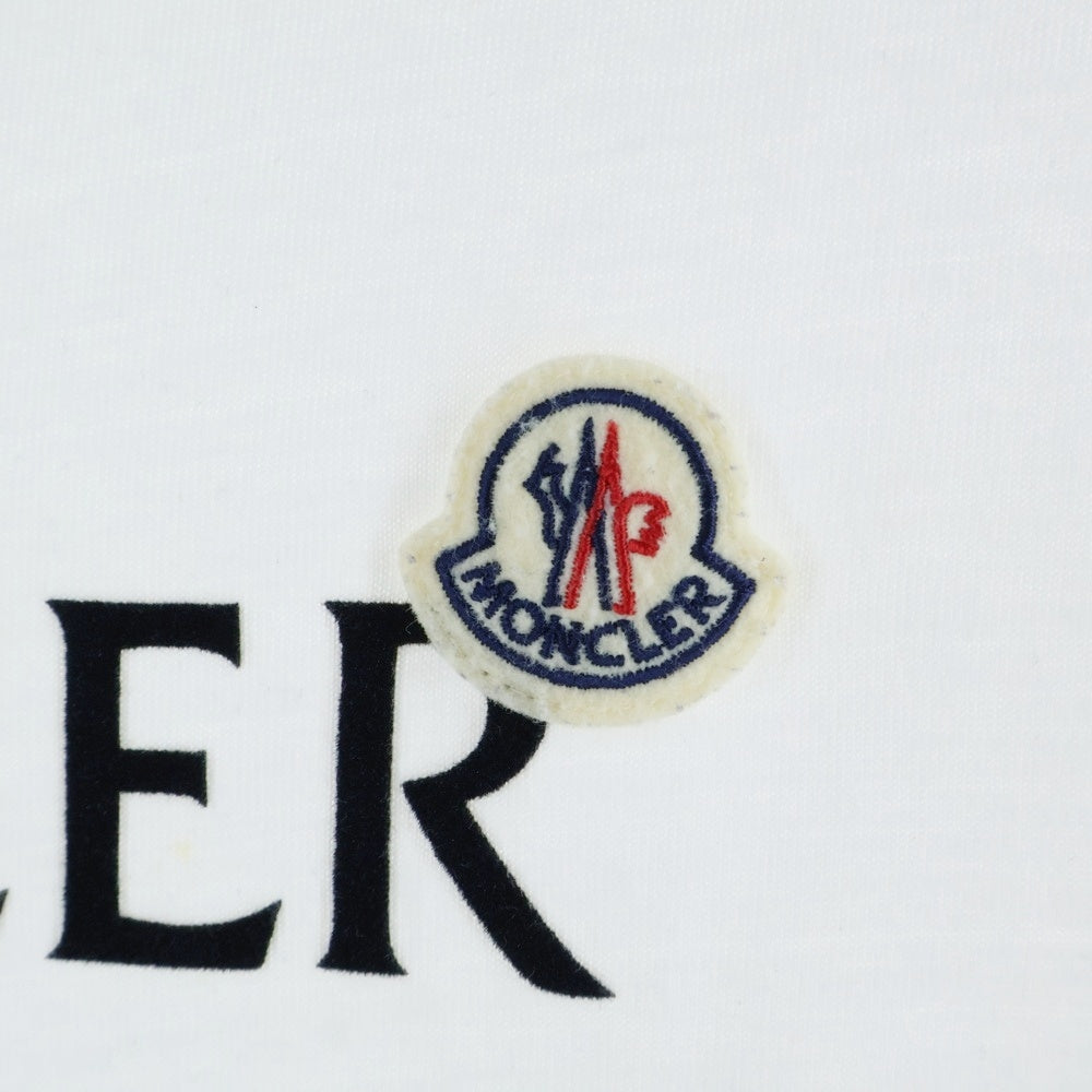MONCLER(モンクレール) 23AW T-SHIRT フロッキープリント ロゴワッペン クルーネック 半袖Tシャツ ホワイト I20918C00047 8390T