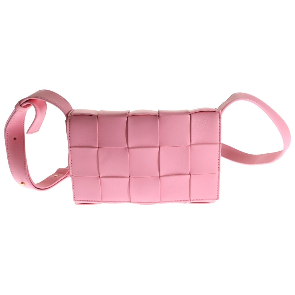 BOTTEGA VENETA(ボッテガヴェネタ) SMALL CASSETTE スモール カセット マキシイントレチャート ラムスキン レザー ショルダーバッグ クロスボディーバッグ ピンク 730848
