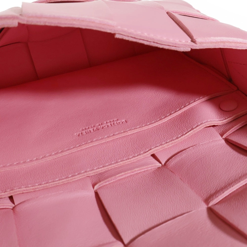 BOTTEGA VENETA(ボッテガヴェネタ) SMALL CASSETTE スモール カセット マキシイントレチャート ラムスキン レザー ショルダーバッグ クロスボディーバッグ ピンク 730848