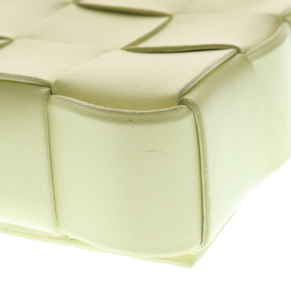 BOTTEGA VENETA(ボッテガヴェネタ) CASSETTE カセット マキシイントレチャート ラムスキン レザー ショルダーバッグ クロスボディーバッグ イエロー レディース 578004