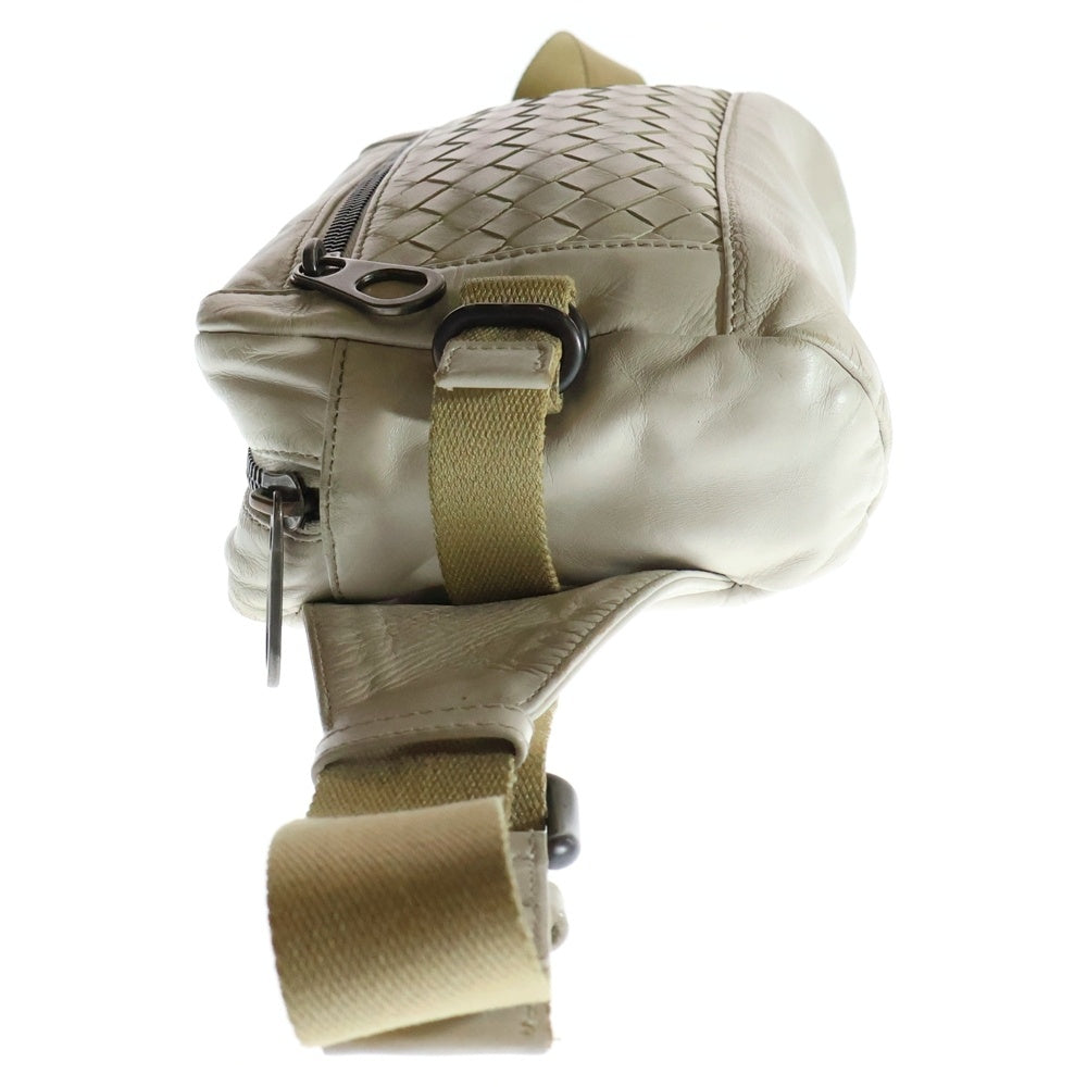 BOTTEGA VENETA(ボッテガヴェネタ) イントレチャート レザー ボディーバッグ アイボリー B03711166K