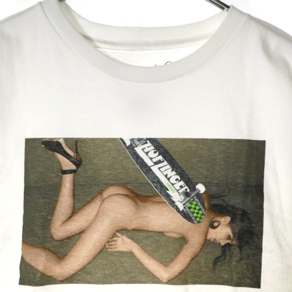 HUF(ハフ) ×DENNIS McGRATH HUF ZINGER デニス・マクグラス ハフジンガー フォトプリント 半袖Tシャツ カットソー ホワイト