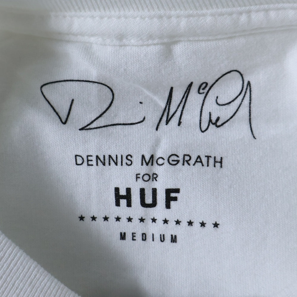 HUF(ハフ) ×DENNIS McGRATH HUF ZINGER デニス・マクグラス ハフジンガー フォトプリント 半袖Tシャツ カットソー ホワイト